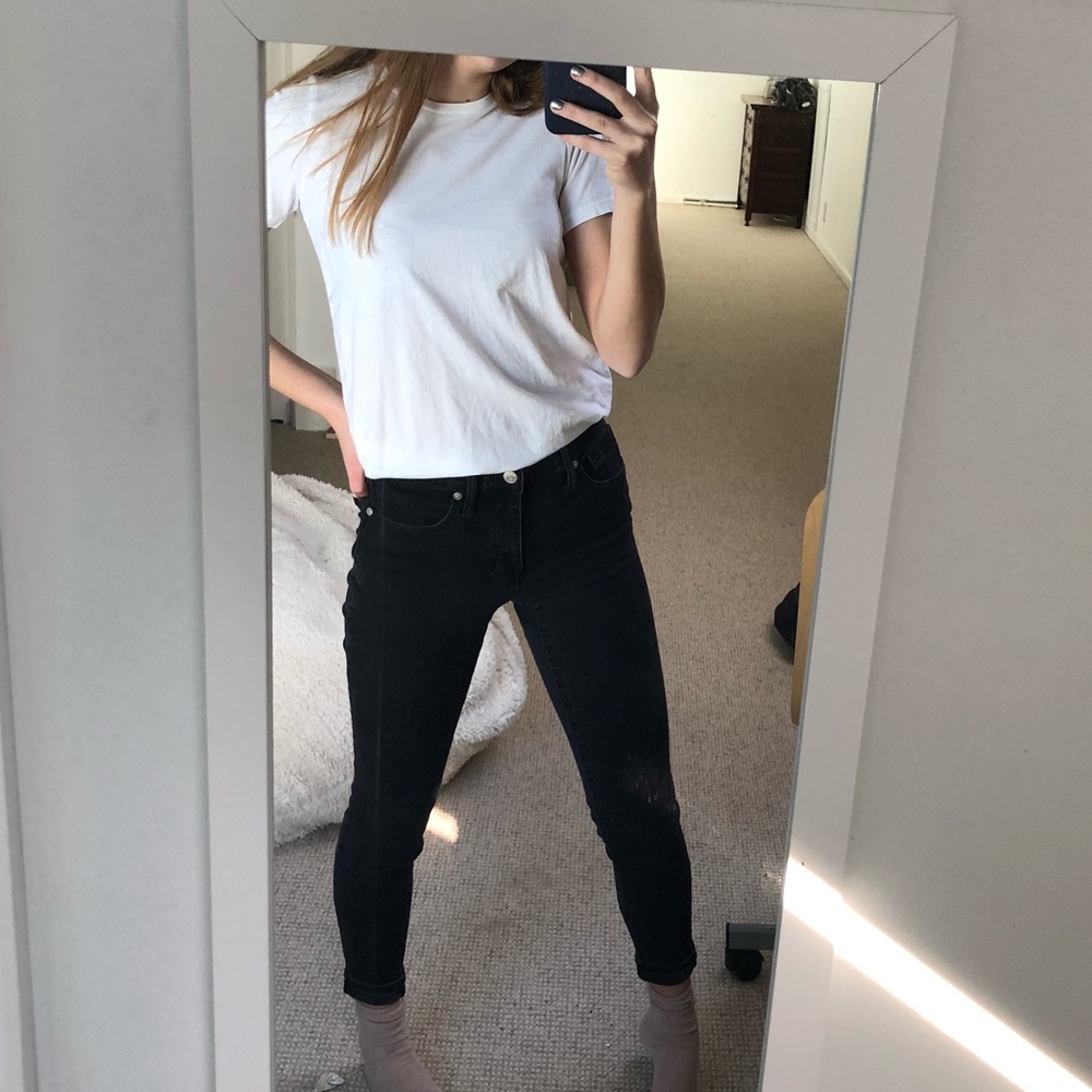 White everlane tee